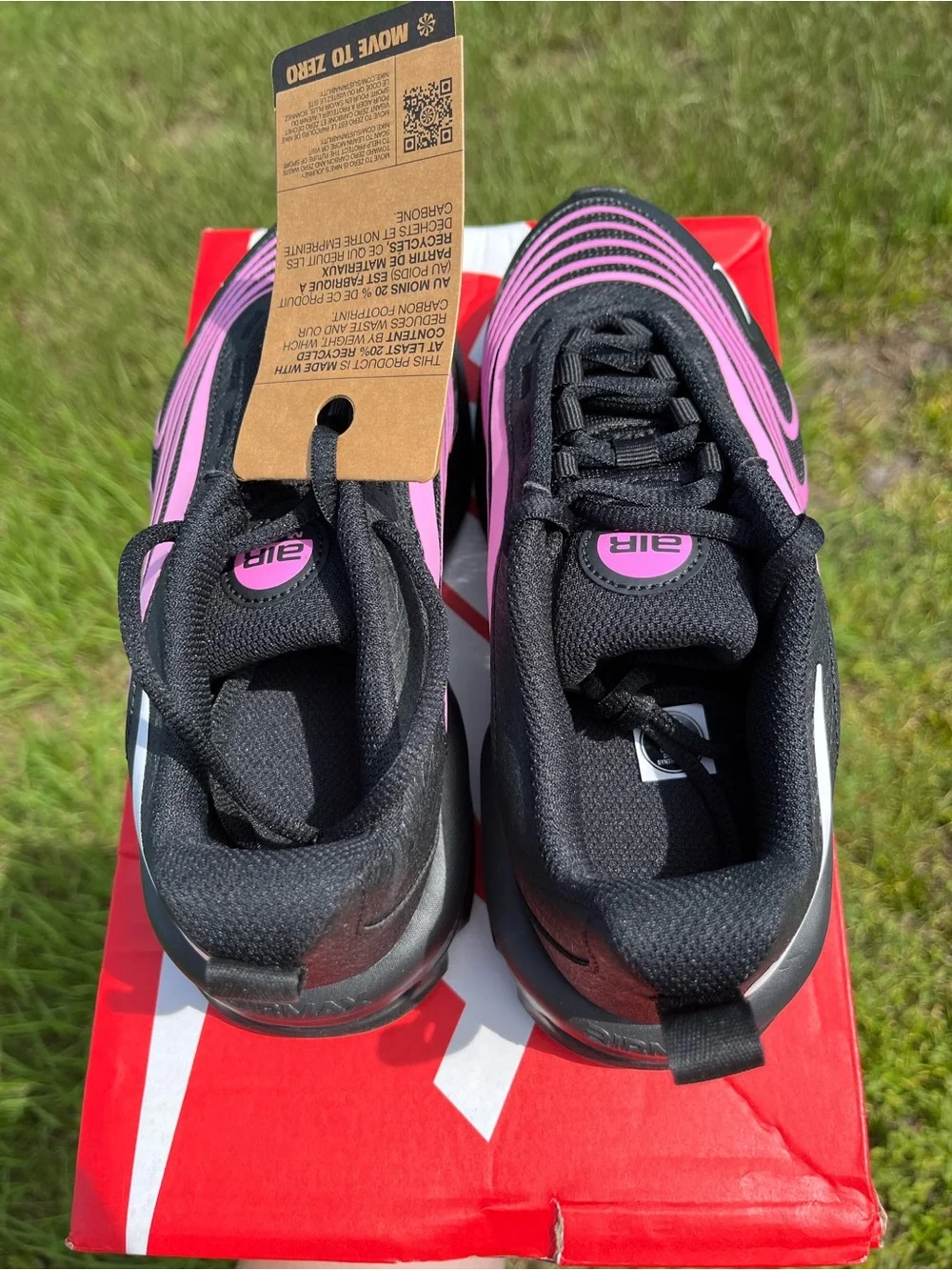 NWT 🔥💖 Nike Air Max Fire Black and Pink Wave-Pattern Athletic Sneakers Size 4.5